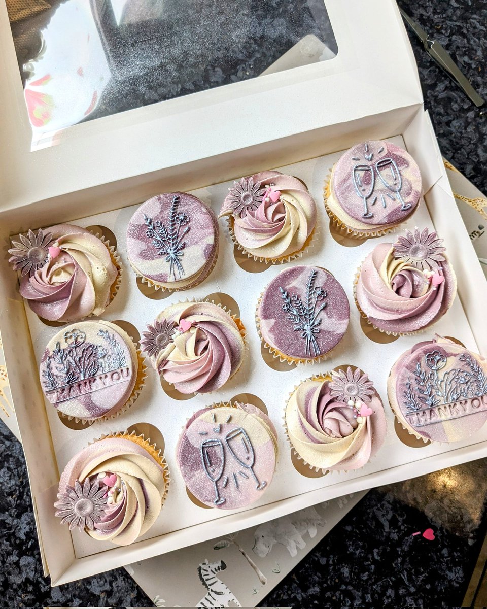 KellGraves's tweet photo. 🧁🧁 https://t.co/a3wCJOI3lD