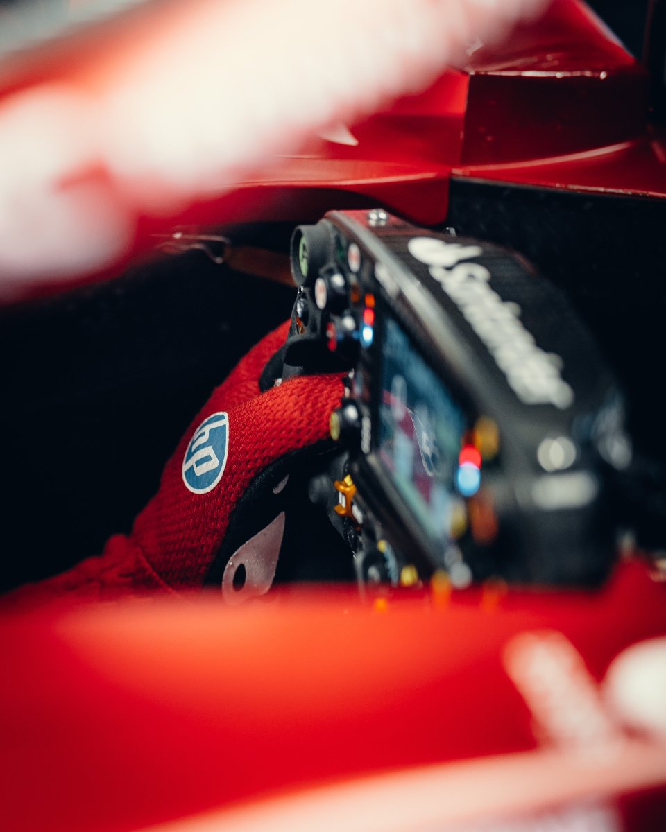 ScuderiaFerrari's tweet photo. Small details 🤏

#AustrianGP 🇦🇹 #F1 https://t.co/9QJpQJukHi
