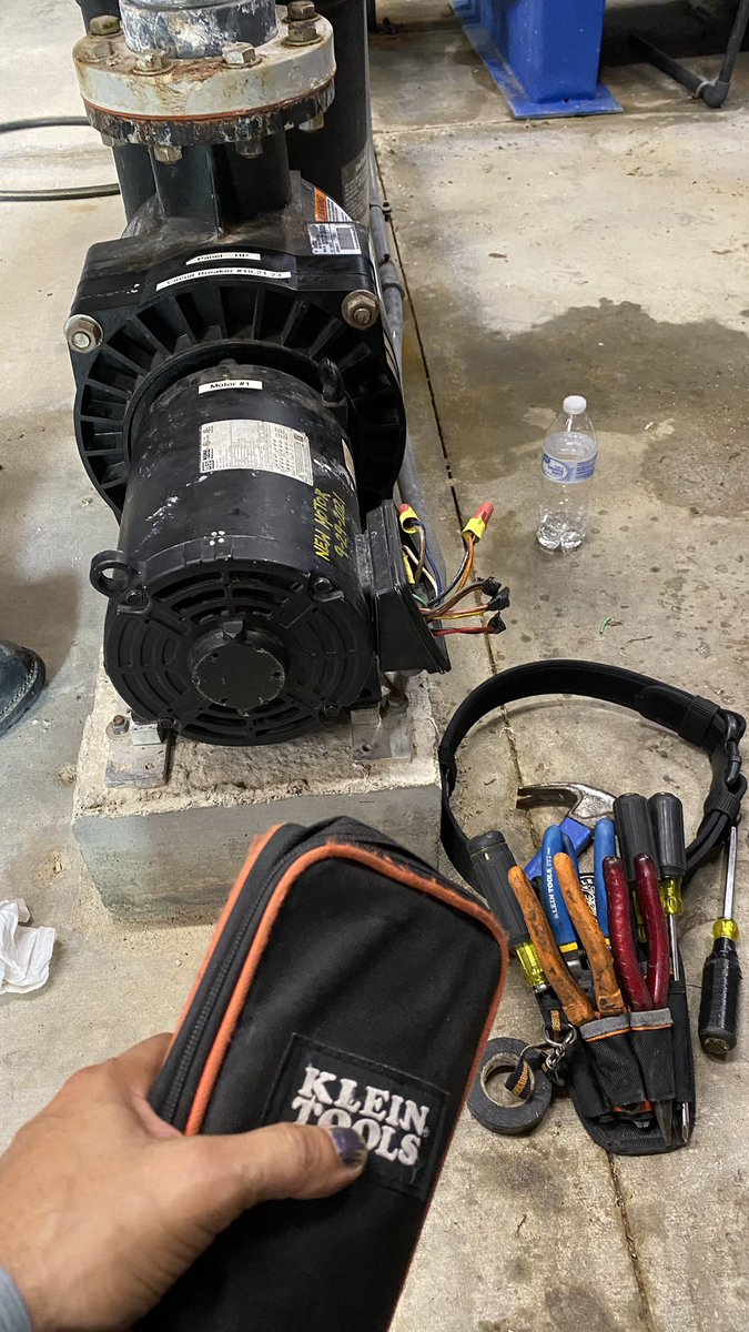 ArtbyZepeda's tweet photo. Paying the bills while wasting time I could be using for art.
If only Art would pay the billsโฆ
#electrician
#Artistsproblems https://t.co/Y0yKtaglhd
