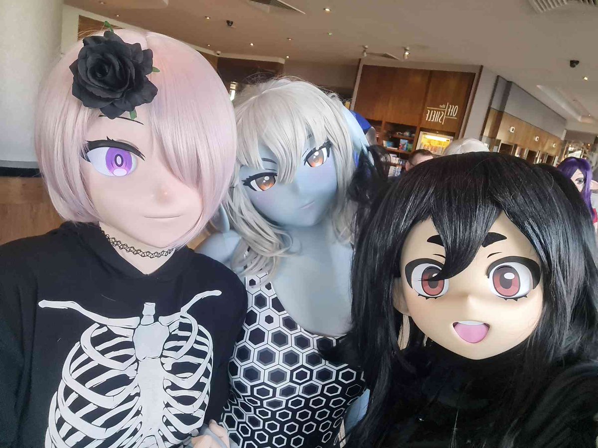 Trio of Trouble
L <a href="/Kigu_Eve/">Eve, Blossoming Kig</a> 
R <a href="/Kikigurumi/">🕷 Kiki 🕷</a>