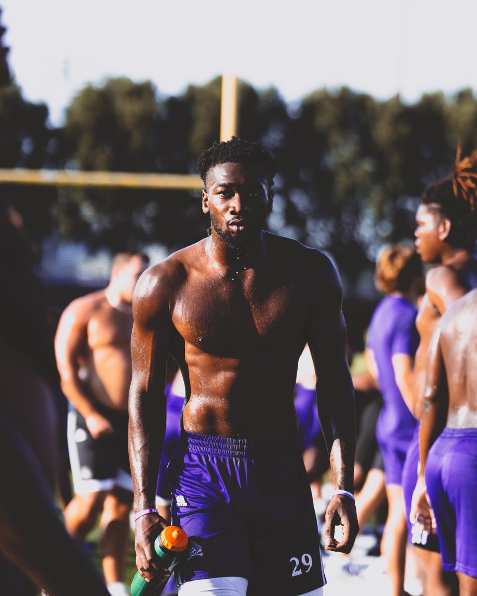 ECUPiratesFB's tweet photo. Putting in the work! 💪 https://t.co/gr0kf2c8QD