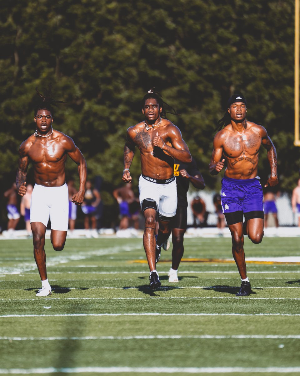 ECUPiratesFB's tweet photo. Putting in the work! 💪 https://t.co/gr0kf2c8QD
