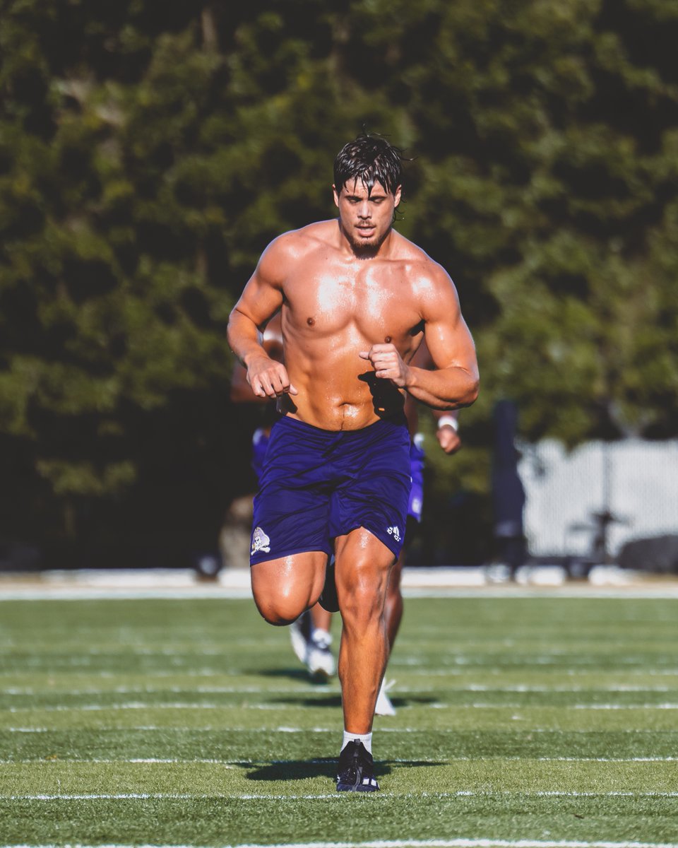 ECUPiratesFB's tweet photo. Putting in the work! 💪 https://t.co/gr0kf2c8QD