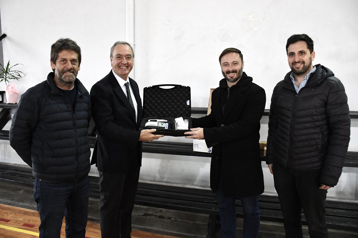 La #DelegacionArgentina ante la Comisión Técnica Mixta de #SaltoGrande donó elementos para la Subsecretaría de #Deportes municipal
#Concordia #ctm 
Más información: click en el enlace 👇
libreentrerios.com/ctm-dono-eleme…