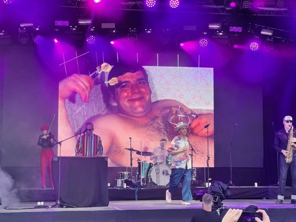 cyp_toon's tweet image. Dexys IYKYK ✊😆😆🎯#Glastonbury