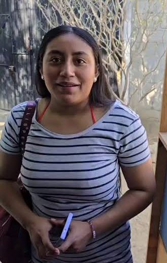 Dios_0ficial's tweet photo. Ella es María Ramírez, originaria de Oaxaca de Juárez.  En 2015 ganó la beca José Vasconcelos y logró graduarse con honores de la carrera de Ingeniería Genética con especialidad en Biología Molecular.
Actualmente, desempeña un cargo clave dentro de un especializado equipo de científicos de la European Society of Human Genetics (ESHG) en su sede en Viena, Austria.
Dentro de sus aportes a la ciencia, destaca la reprogramación de linfocitos y su aplicación en la inmunoterapia para atacar células tumorales.
Obviamente esto no lo sabías porque te la pasas viendo TikTok.

Bendiciones.