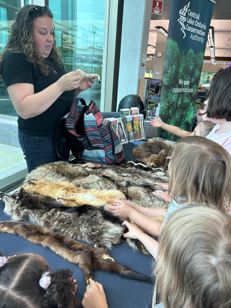 whitbylibrary's tweet image. Now this is how you kick-off summer break. Campfire storytime was a massive hit with songs, dancing, a "campfire", a visit from our friends at Central Lake Ontario Conservation, and of course, bubbles! Happy long weekend. 🍁🎉🏖️
#CelebratingSummer #LibraryPrograms #EliteStoryTime