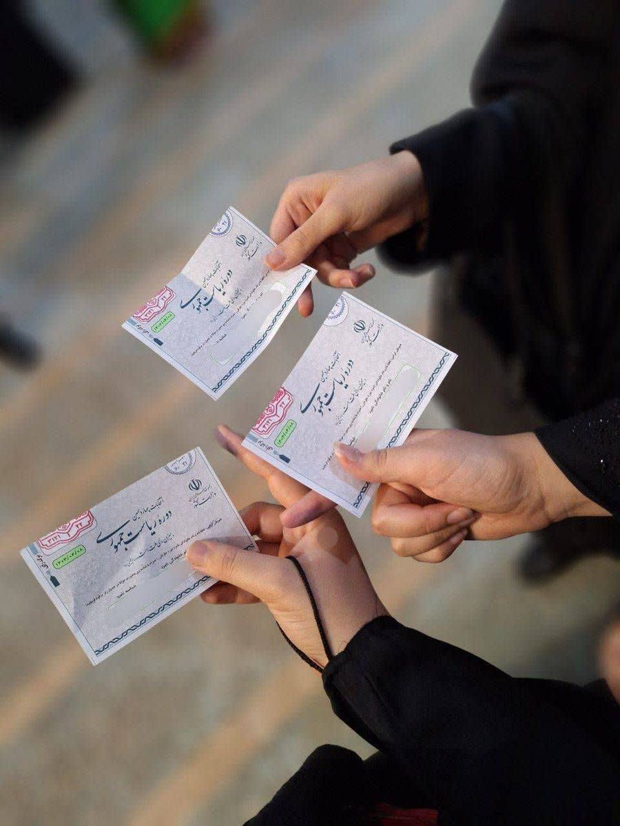 اما وطن عزیز، فعلا رای‌مان را بپذیر تا موعد جان هم برسد...🙂
#به_علاوه_یک