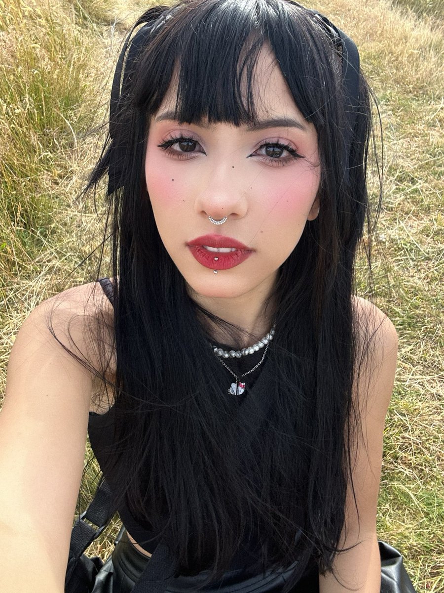 vampiecorpse's tweet photo. apareço aq as vezes so https://t.co/E1r4QS4LJl