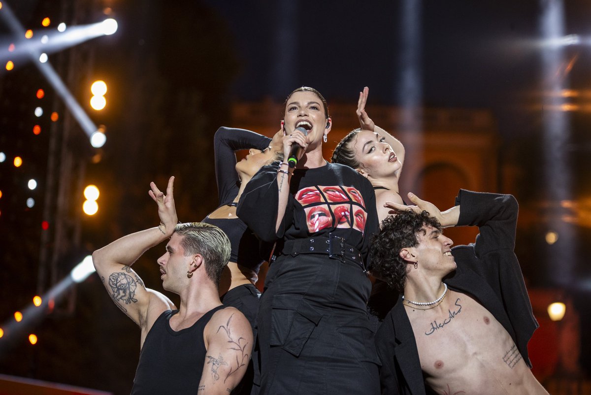 timsummerhits's tweet photo. Mood della serata: cantare a squarciagola ✨

Ph: Pamela Rovaris

#TIMSummerHits https://t.co/UnCc7J6uRM