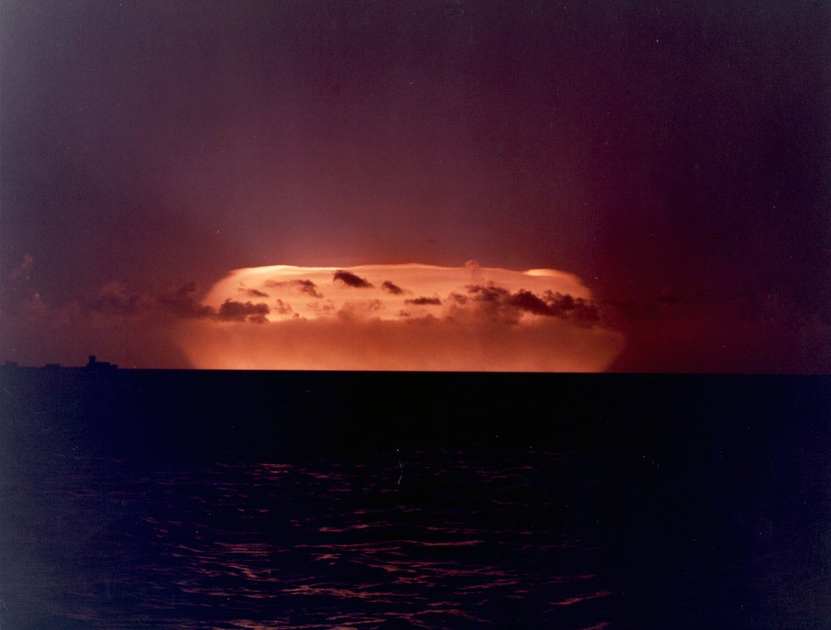 «Elder» thermonuclear test, 880 kilotons, Eniwetok atoll, 28 June 1958. LASL test of a TX-43 bomb.
