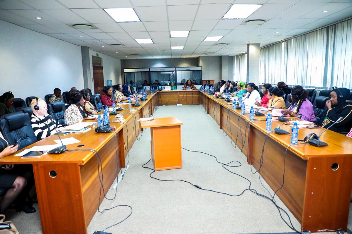 AfrikParliament's tweet photo. The Women Caucus Bureau gathered today to discuss and adopt the report and recommendations from the Fourteenth Conference on Women's Rights, held on December 28-29, 2023, at the National Parliament of the Federal Democratic Republic of Ethiopia.
#PAPOrdinarySession #PAP20 #YearofEducation
