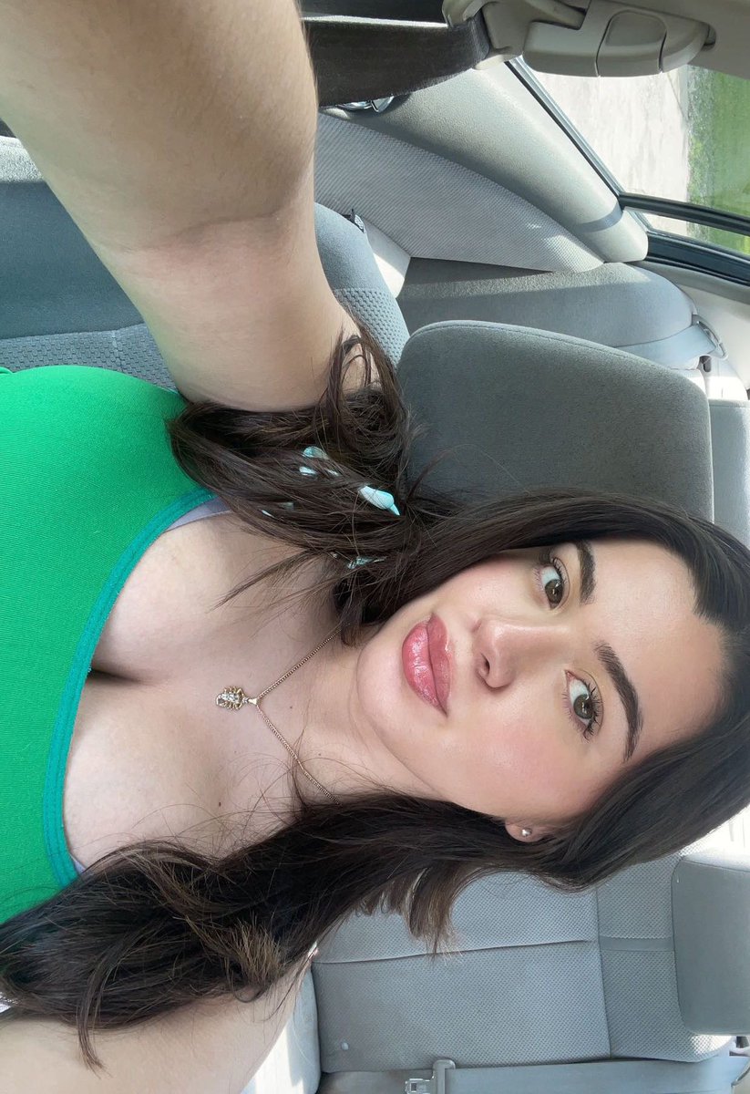 emilyvettee's tweet photo. summer glow https://t.co/3BmqX3Ixnb