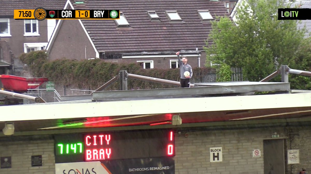 CorkCityFC's tweet photo. 🚨 MICK RING IS ON THE ROOF 🚨

#CCFC84 || #LOI https://t.co/U6nEVI8s2u
