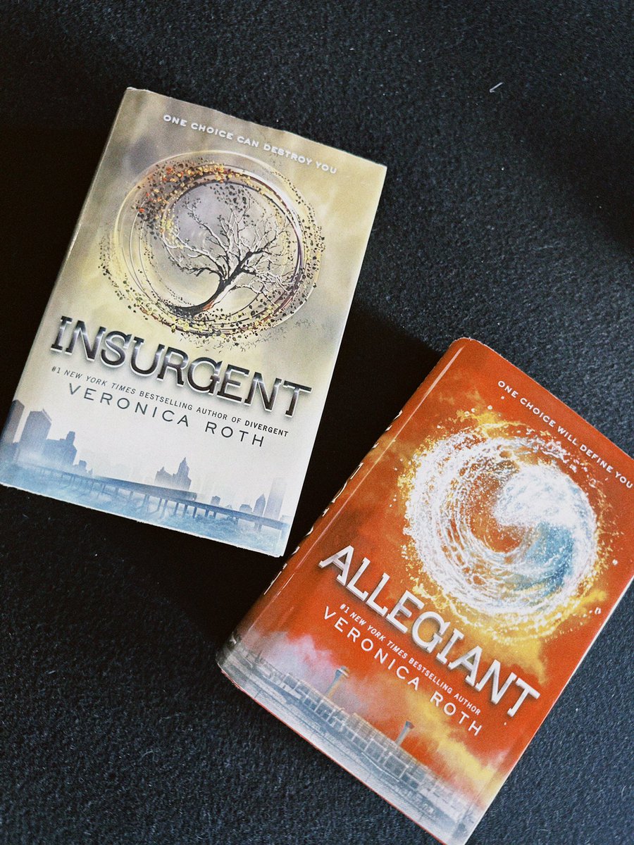 youpharaoh's tweet photo. Books 😘 https://t.co/rG9oOlQ5kU