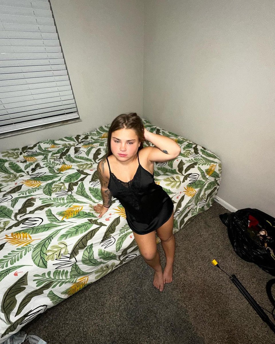 “Hi” for my 🍒 nudies (sending fr)