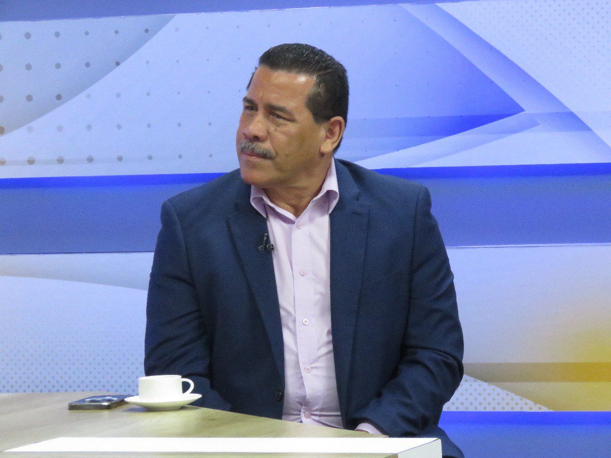#EnFotos📷| Diputado de la AN, <a href="/williancontig/">red patria</a> estimó que de acuerdo al incremento de la producción petrolera, en el mes de julio se puede llegar al millón de barriles y en diciembre al millón 200 mil, de manera estable y sostenida, superando lo previsto.

#ConNicoTenemosPaz