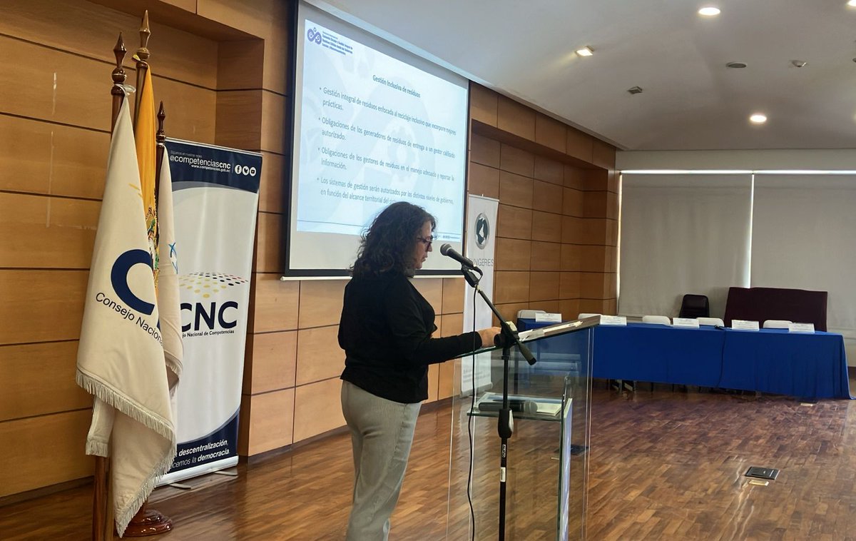 Consejo Nacional de Competencias (@competenciascnc) on Twitter photo Fanny Zamudio, representante de Fundación <a href="/CircularEC/">Fundación Circular</a>, abordó la Ley de Economía Circular Inclusiva, y su enfoque en la gestión integral de residuos sólidos Fanny Zamudio, representante de Fundación <a href="/CircularEC/">Fundación Circular</a>, abordó la Ley de Economía Circular Inclusiva, y su enfoque en la gestión integral de residuos sólidos