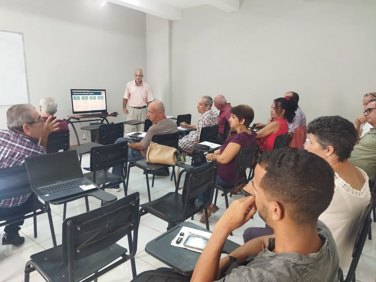 DoctoradoTPI's tweet photo. En sesión científica de nuestro programa, presentaron los resultados parciales de sus investigaciones los doctorandos Luis Dipotet, Héctor Alfonso, Saul Dueñas y Román Pérez. Temas vinculados a la construcción, la industria azucarera y la energía. ¡Muchas felicidades a todos! https://t.co/KJvzh3GMd1