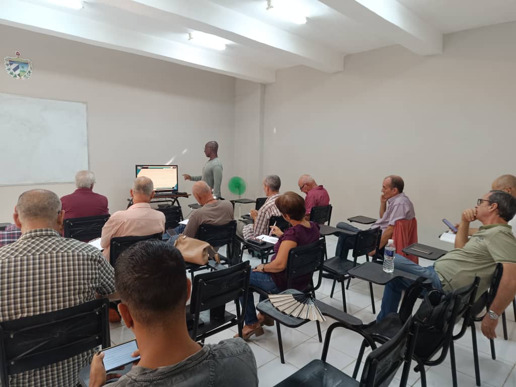 DoctoradoTPI's tweet photo. En sesión científica de nuestro programa, presentaron los resultados parciales de sus investigaciones los doctorandos Luis Dipotet, Héctor Alfonso, Saul Dueñas y Román Pérez. Temas vinculados a la construcción, la industria azucarera y la energía. ¡Muchas felicidades a todos! https://t.co/KJvzh3GMd1