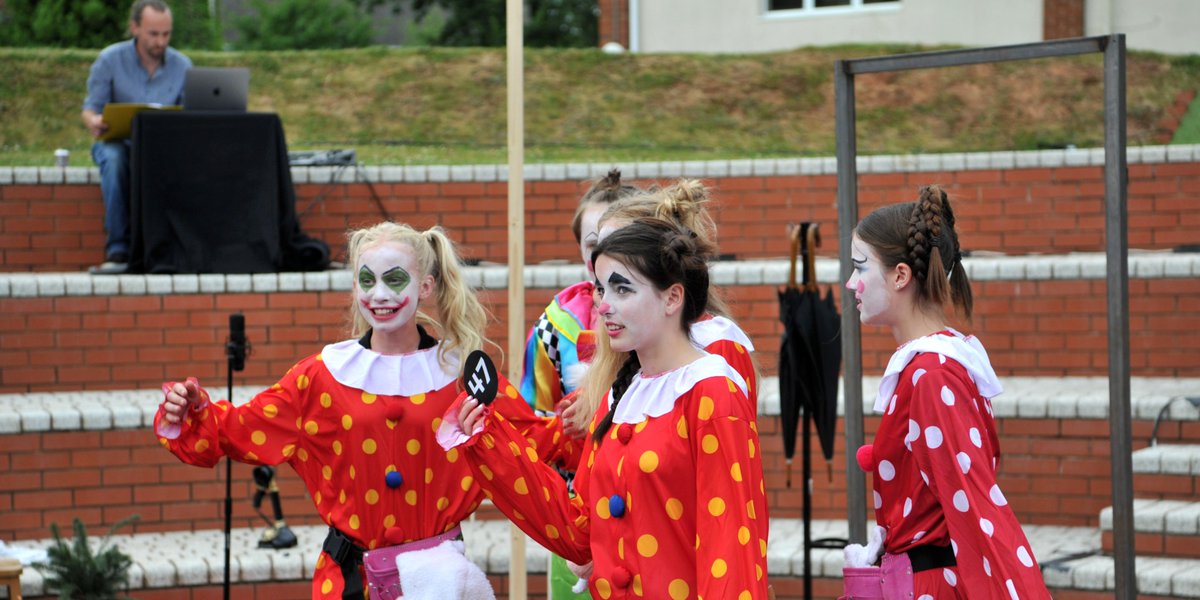 🎭 This year’s junior play, ‘The 39 Steps’, saw hero Richard Hannay tackle international spies, fake police, and even sheep to save England!🌟

A thrilling mix of melodrama, physical comedy, and romance, expertly performed by our cast of thirty. Bravo! 👏

#KingsCollegeTaunton