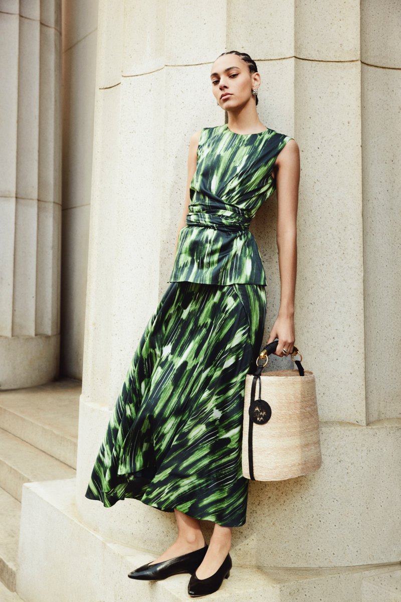 The 'Toppi' Top &amp; 'Kalliope' skirt 

#AltuzarraFW24
altuzarra.com