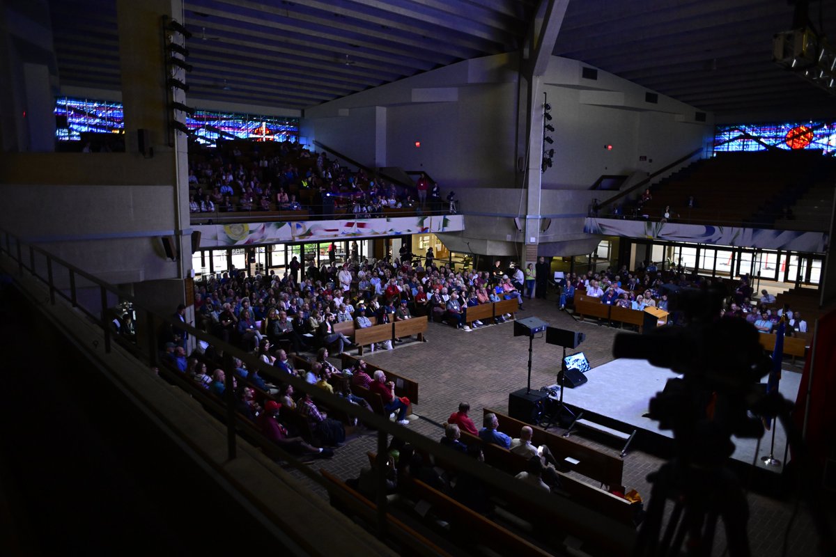 Last night, we kicked off the 2024 Braver Angels National Convention with 700+ delegates, equally divided between liberals and conservatives.

Hundreds of us across the political spectrum came together for the largest cross-partisan Biden-Trump debate watch party in the country.
