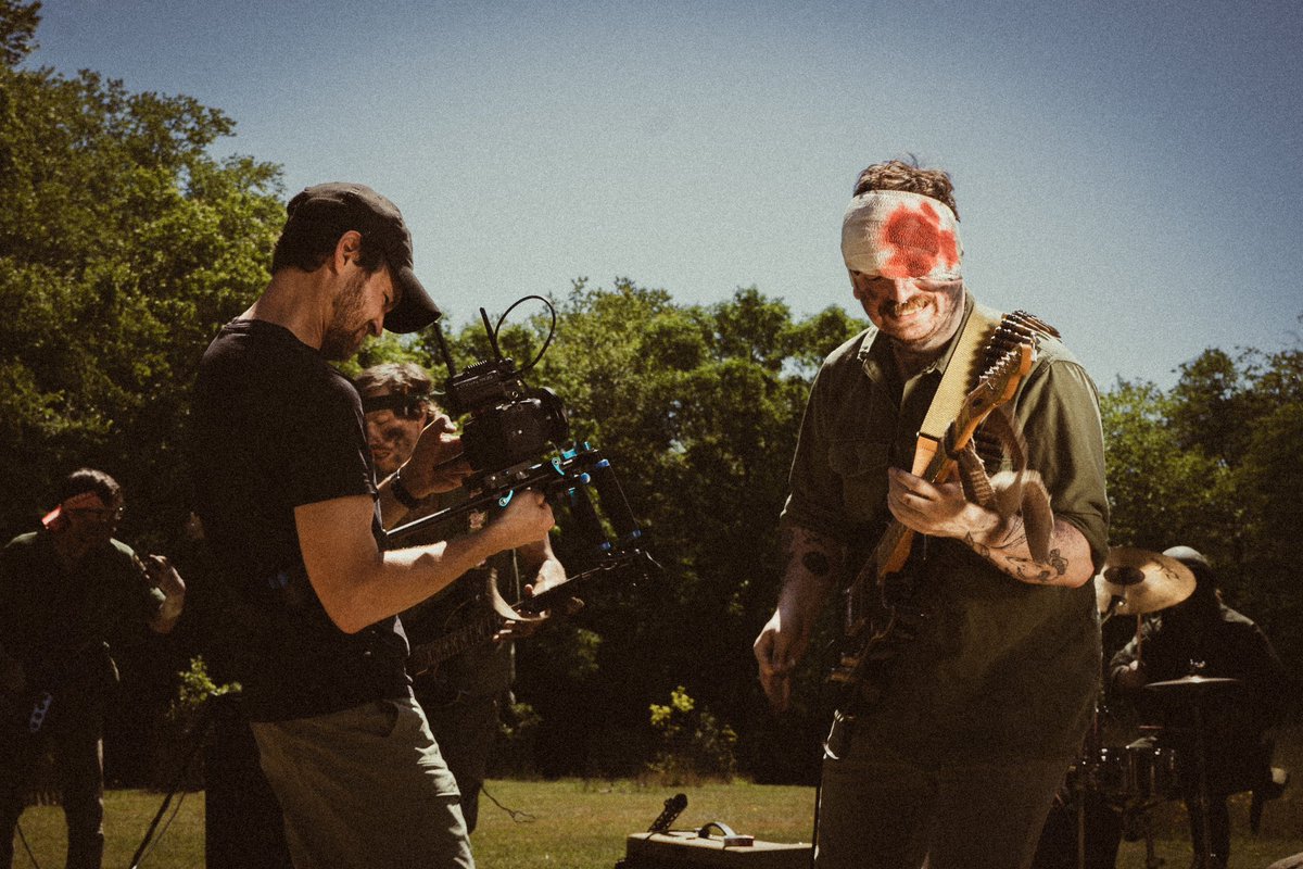 𝚝𝚑𝚎 𝚞𝚗𝚒𝚟𝚎𝚛𝚜𝚊𝚕 𝚜𝚒𝚐𝚑 tweet media