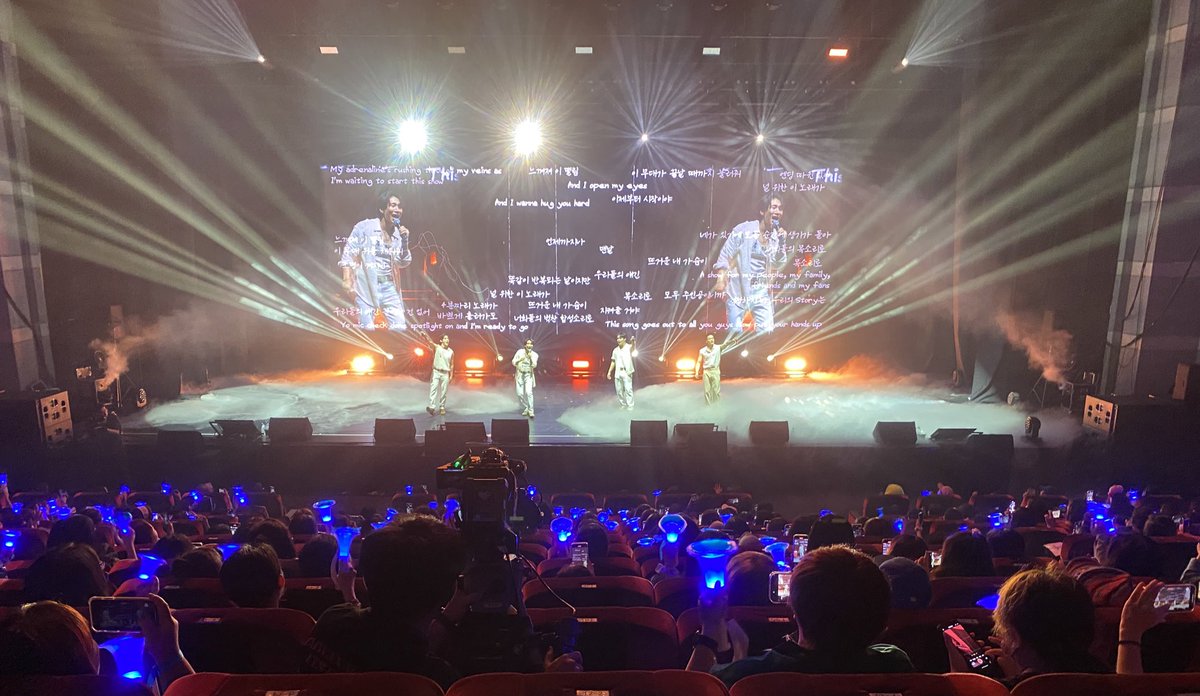LovingU_32's tweet photo. 오랜만에 친구들도 보고 비투비도 봐서 너무 좋다😇🎶역시 비투비 콘서트는 짱이다💙 https://t.co/BRhngZjxwG
