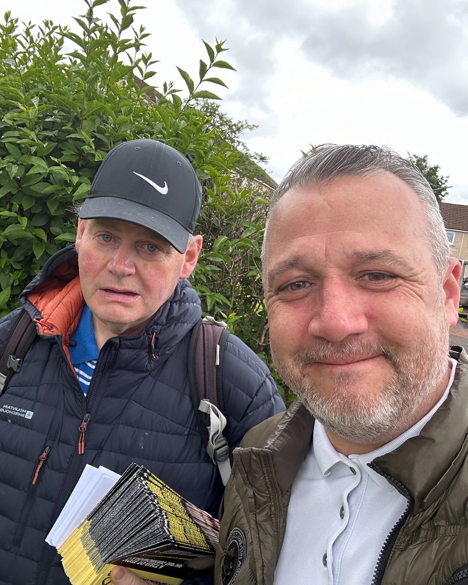 StevenBonnarSNP's tweet photo. Getting round with our letters ensuring we ‘Get Out The Vote’ for @theSNP in #Coatbridge and #Bellshill.

Change isn’t on offer from Labour

Real change for communities like
ours and Scotland will come with independence 🏴󠁧󠁢󠁳󠁣󠁴󠁿

Vote for it ❌
#VoteSNP #GE24 https://t.co/kNoTz1xsiD
