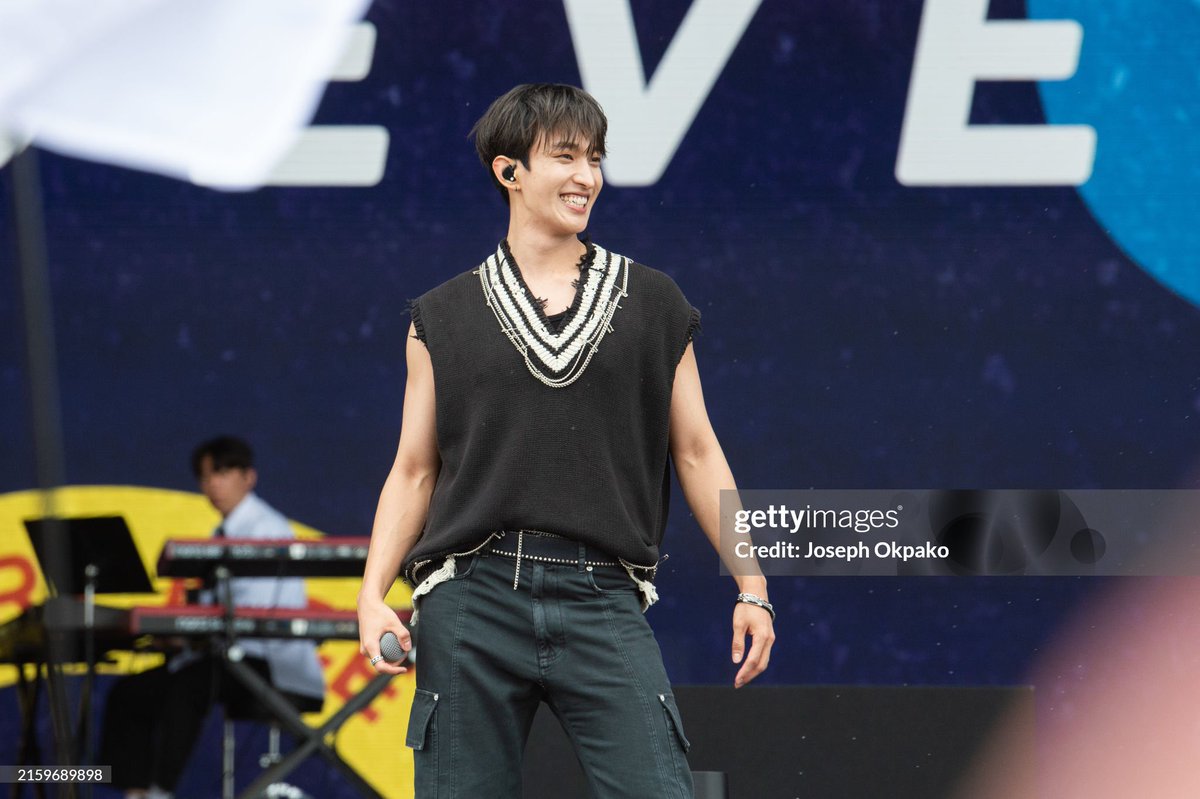 qtdkyeom's tweet photo. dokyeom beating the getty images curse once again 😌🤍 https://t.co/R6TfWCoYXj