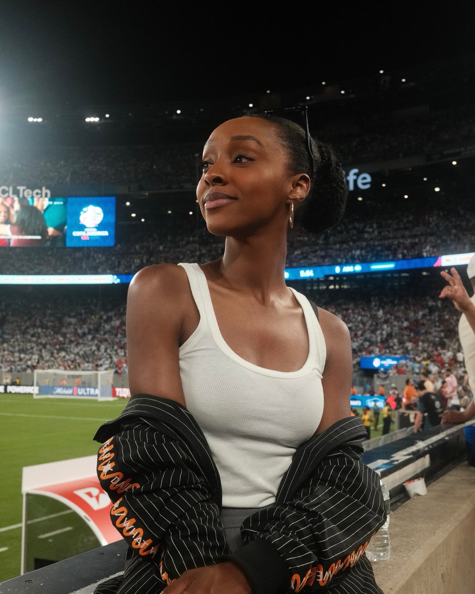 Ebony Obsidian tweet media