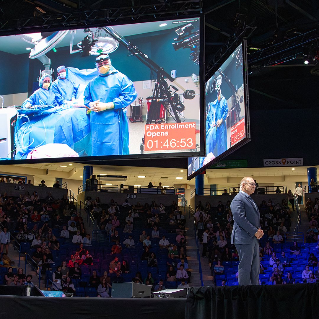 FutureDocsNow's tweet image. Live surgery was truly unforgettable🤯 Delegates had the rare opportunity to witness a reverse shoulder arthroplasty! HUGE thank you to Dr. Anthony Romeo for expertly moderating the session live, and Dr. Justin Griffin, who performed the surgery w/his team in VA Beach! 👏 #CFML24