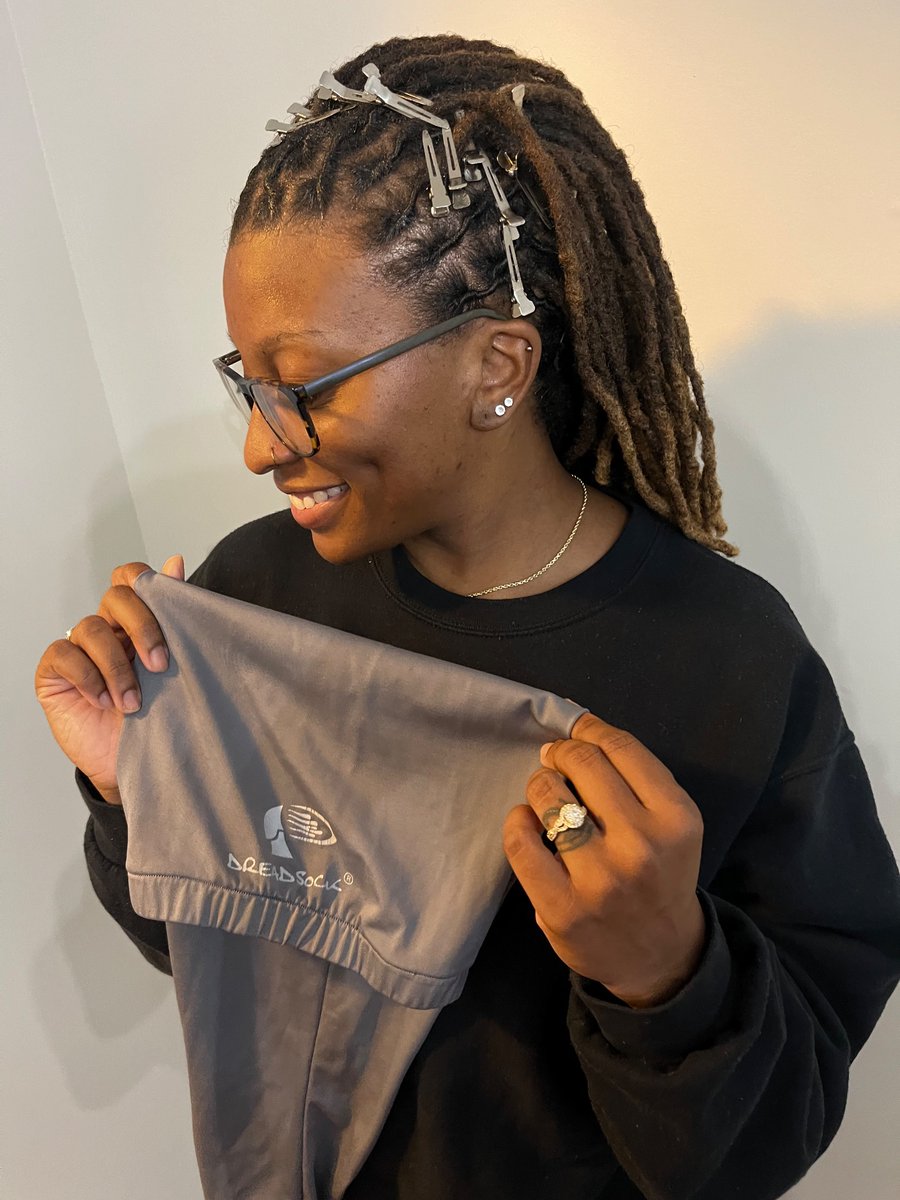 DreadsockInc's tweet image. Hear us out -  we have the PERFECT solution for preserving that fresh retwist. 👌🏾🔥

Grab yours at Dreadsock.com. Save 10%  with code DREADSOCKIAN.  📲 

The Look…
The Life…
The Style!

#Dreadsock #DreadsockInc #LocCare #Retwist #Womenwithlocs #Loctician
