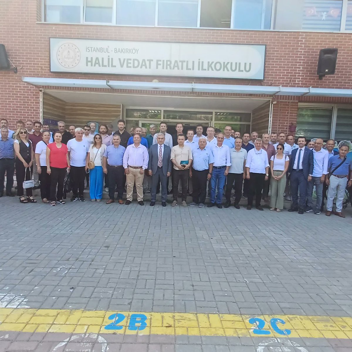 BakirkoyMEM's tweet photo. İlçe Millî Eğitim Müdürümüz Kürşat Arzuoğlu'nun başkanlığında Okul/Kurum Müdürleriyle 2023-2024 Eğitim-Öğretim Yıl Sonu Değerlendirme Toplantısı Halil Vedat Fıratlı İlkokulu'nda gerçekleştirildi.

@tcmeb @istanbulilmem @karzuoglu https://t.co/0vMY2vvdox