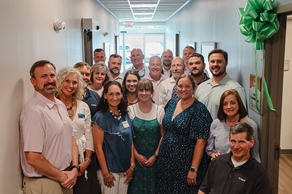 RALINassociates's tweet photo. The past two weeks have been monumental for @TannerHealthSys and RaLin! Our Patient Tower project team provided lunch to the ER staff as a thank you, and we celebrated the open house of the Roy Richards, Sr. Cancer Center! We are excited to be a part of the work Tanner is doing! https://t.co/1niK9b9YlC