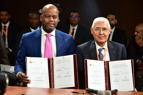 finance_sika's tweet photo. Le groupe Attijariwafa bank et la #ZLECAF s'allient afin d'accompagner les entreprises africaines engagées dans le #commerce intra africain. #FIAD https://t.co/cB84F7KXVV https://t.co/TXGuhrDSd5