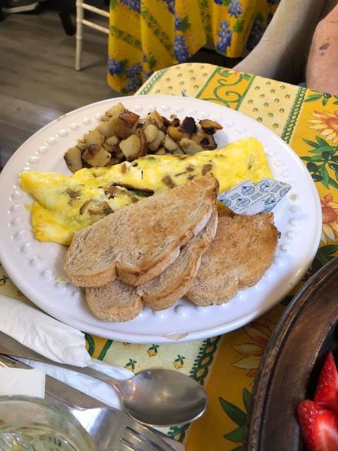 BerkleyBlackCat's tweet photo. Sitting down for another great breakfast here at the Black Cat Café!
#blackcatcafe #radnorpa #devonpa #phillyburbs #nonprofit #catcafe #catrescue #eaterphilly #foodielife #cozycafe #foodies #mainlinephilly #phillyeats #catering #events #love #mainlinelife #mainlineliving https://t.co/eP8GgYfGfW