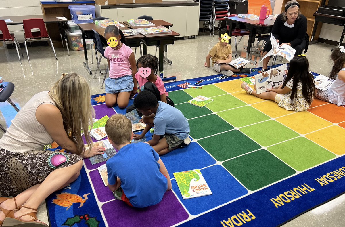 GloverDebra's tweet photo. @PriceOwls Backpack League teachers do whatever it takes to make sure ALL students have access to grade level curriculum. Co-teach during a summer program? Of course we will! @JCPSAcademics @JCPSLeads @AndreaHonigsfel https://t.co/pymbnSYjHX