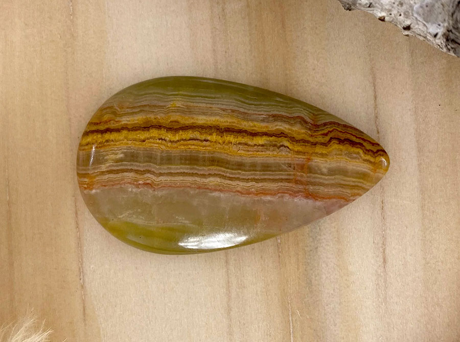 djewells5's tweet photo. Natural onyx

Gemstone Onyx - https://t.co/CC9dj01gwQ

#gems #onyx #gemstone #abcjewels #encyclopedia #gemstones https://t.co/aUt1v5pRJd