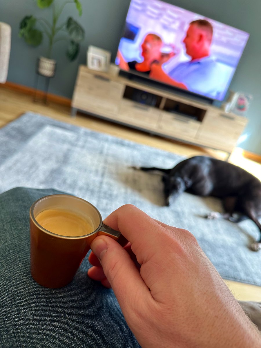 GazMcIntyre's tweet image. After dinner espresso… why not. ☕️ #espresso #coffee #coffeeshot #illy #chill #doggo