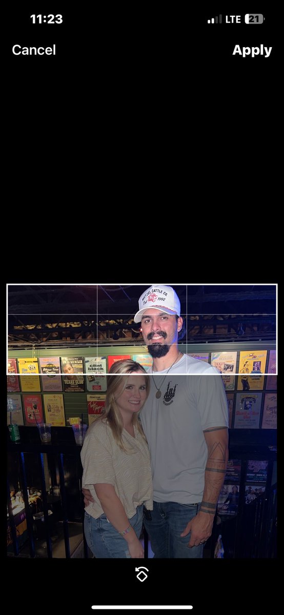mandiroy's tweet photo. When your husband is a whole foot taller than you… https://t.co/rpy31ZNGbA