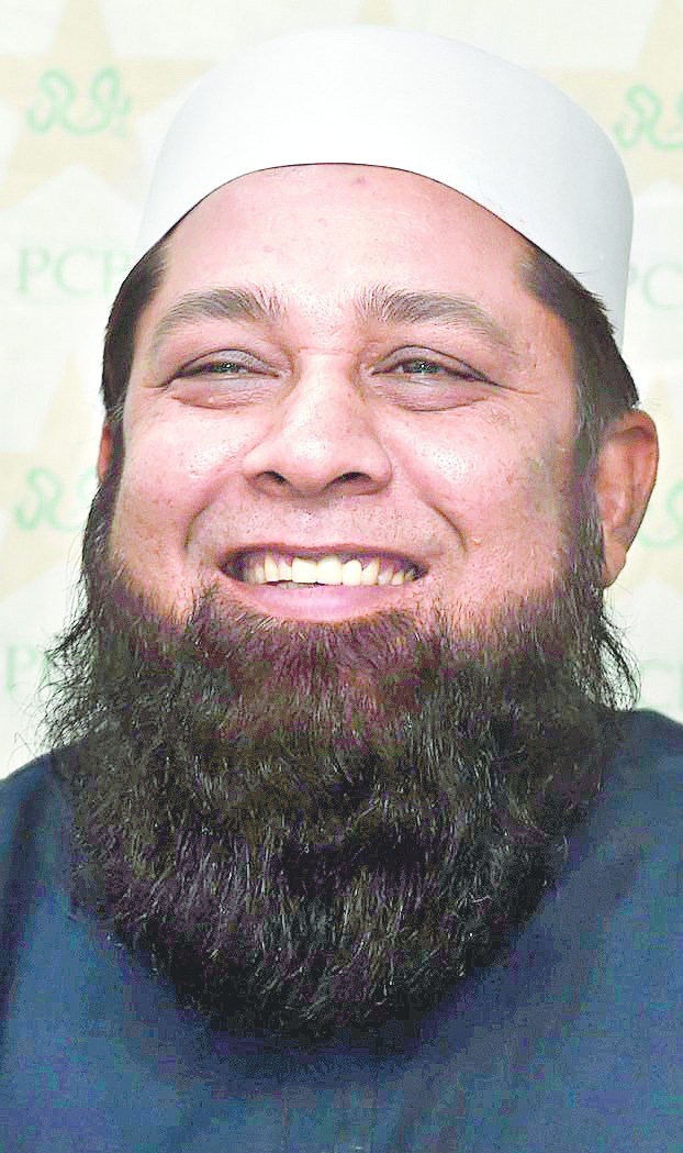 Liberal_Hindu's tweet photo. This what Qayyum report on Match Fixing said about @Inzamam08, this man with a long crab infested beard was fined by the commission and PCB was asked to keep him away from the sport as far as possible. In Pak if u hav got a dadhi u can get away with anything &amp; I mean ANYTHING... https://t.co/t7qbrZfkSv