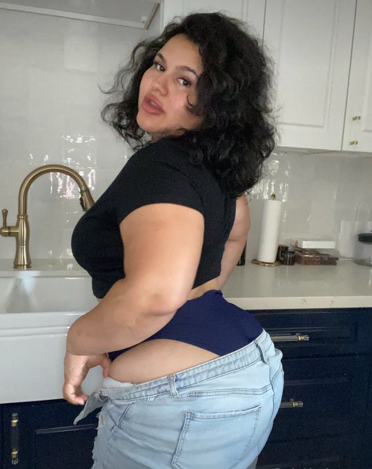 My VIP page is 50% off&hellip; let me be your morning thirst trap ☕️ https://t.co/f4kbf9CTmb<a href="/tag/mvsales"class="tags"><span>#mvsales</span></a>