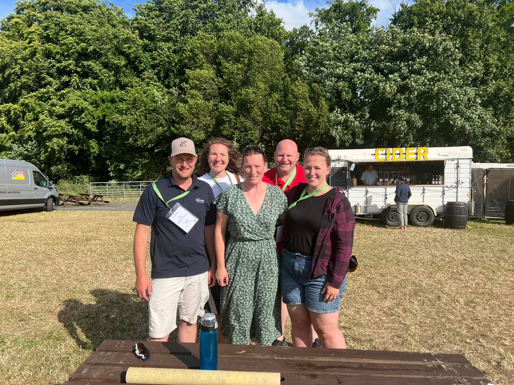 S_Dwerryhouse's tweet image. Top couple of warm 🥵 days @Groundswellaguk with @CLAtweets not much chance to listen to talks personally but the mood was positive! Great to have a full house for our breakfast on day 2 with @diggerdansmith from @JamiesFarm speaking l. Thanks to everyone who came to see us 🙌