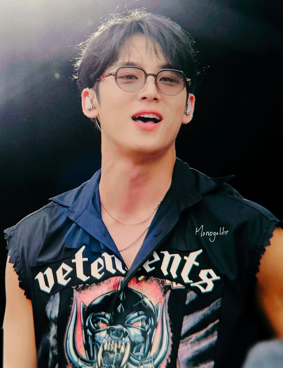 monogold46's tweet photo. 240628 글래스톤 베리 프리뷰

까리강쥬🐶👓✨️

#세븐틴 #SEVENTEEN #민규 #MINGYU #ミンギュ #Glastonbury2024 #SEVENTEENatGLASTONBURY https://t.co/OVBYyhN5AQ