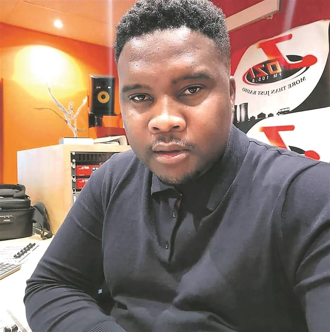 dailysunsa's tweet photo. 📻 Radio host's assault case drags on!👨🏿⚖️
#JoziFM #TshepoJunior #Assualtcase
https://t.co/WRM39MCtJo