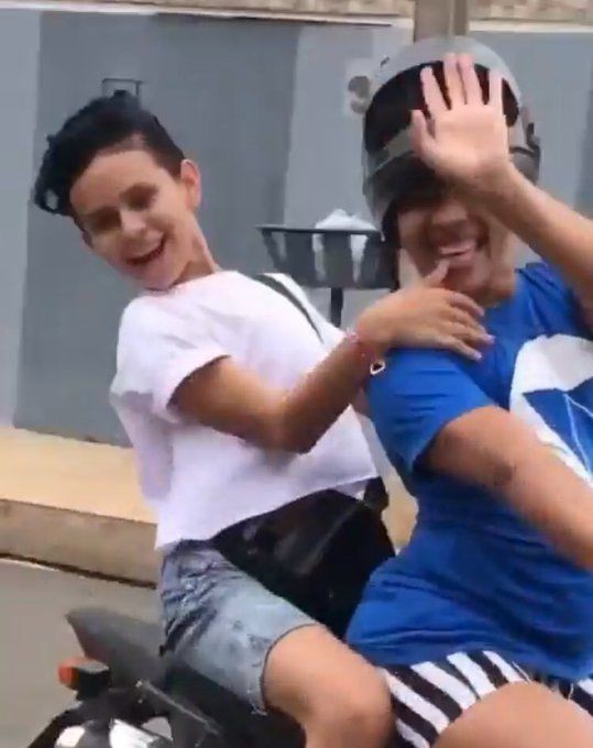 Passado com o protagonismo da Stefani e Martina, as lendas tão carregando tudo nas costas 
#DeFériasDiretoria