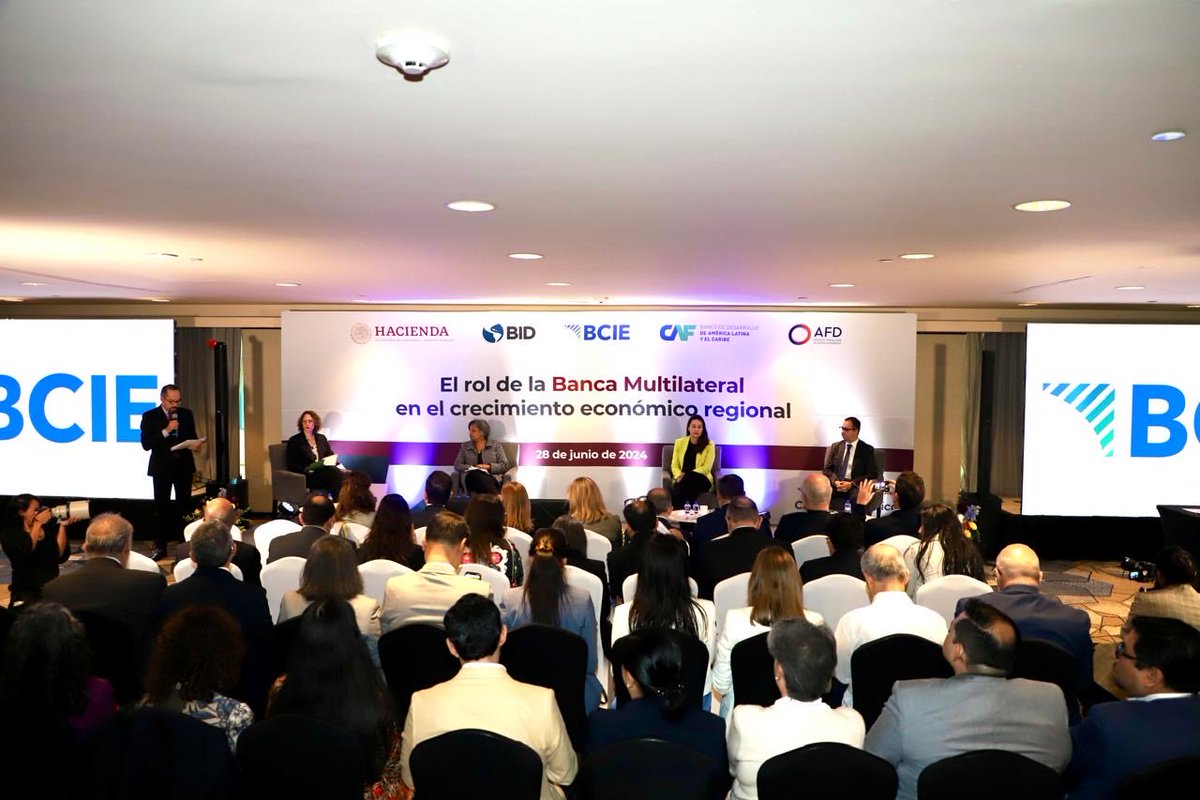 El subsecretario de Hacienda, <a href="/GabrielYorio/">Gabriel Yorio</a>, inaugura el evento sobre El Rol de la Banca Multilateral en el Crecimiento Económico Regional, con la participación de funcionarios de tres de las economías más grandes de América: Estados Unidos, Brasil y México.