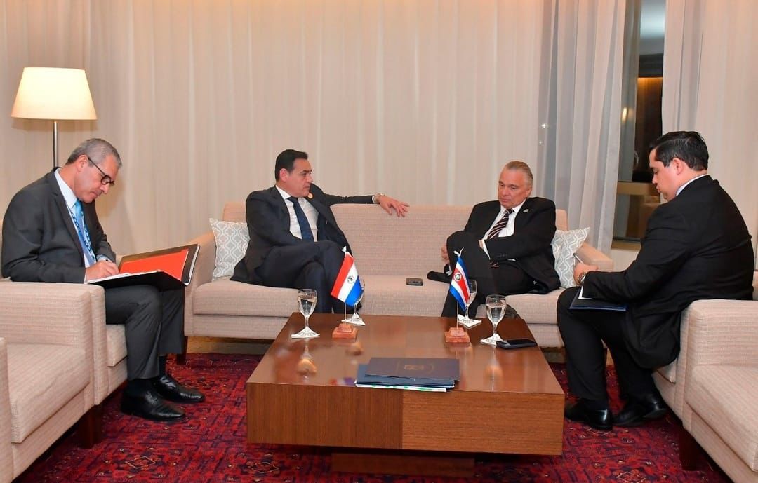 CRcancilleria's tweet photo. Costa Rica y Paraguay fortalecen relación bilateral con encuentro de ministros de Relaciones Exteriores 🇨🇷🤝🇵🇾📑 https://t.co/0ymjXZBqfD https://t.co/36j9vuDH6s